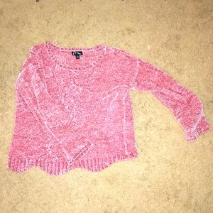 I am selling a pink nitted shirt!